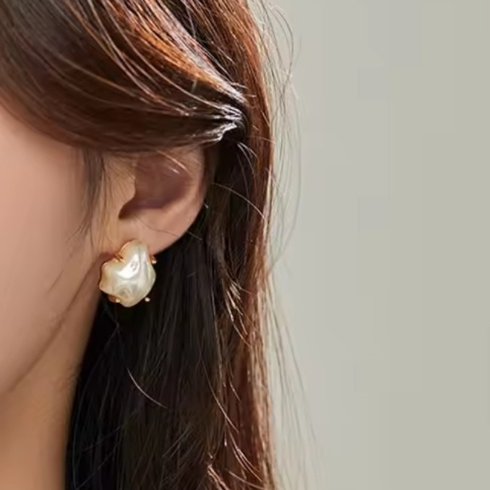 Asymmetrical faux pearl elegant stud earrings; nwot